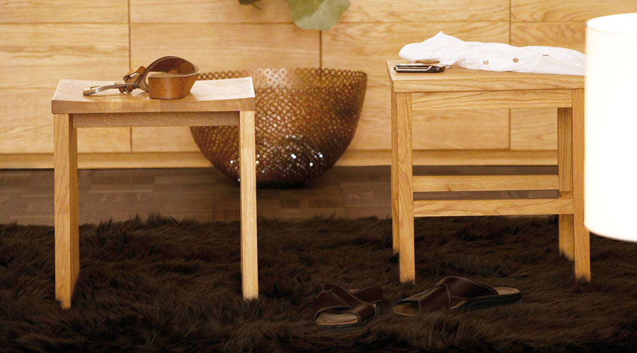 Hocker f�r Bad - Der Bad Hocker CASA in Eiche massiv