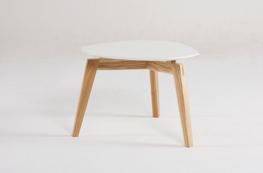 > DESIGNERMÖBEL > BEISTELLTISCHE > Beistelltisch Private Space Beistelltisch Mit Zeitungsablage Holz ~ > DESIGNERMÖBEL > BEISTELLTISCHE > Beistelltisch Private Space