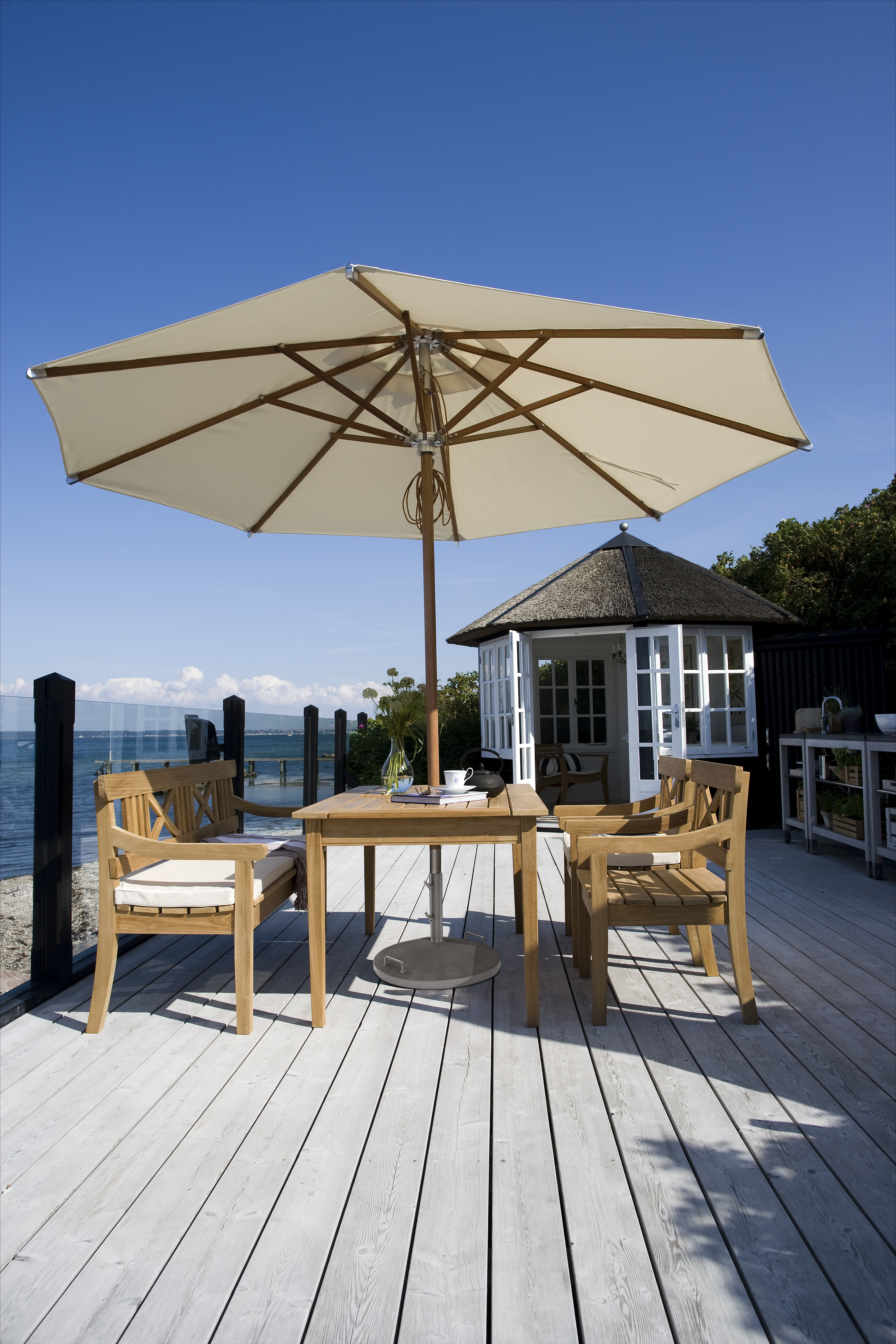 Gartenbank DRACHMANN im skandinavischen Design von Skagerak