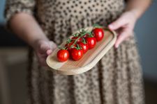 Ovales Serviertablett NOYA aus Holz in Esche zum Servieren und Dekorieren von Rio Lindo Serviertablett oval aus Holz in Esce - NIYA Oval Tray von Rio Lindo