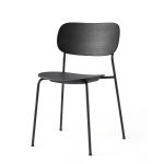 Eleganter Stuhl CO DINING Chair von Audo Copenhagen in Eiche, schwarz gebeizt mit einem Gestell aus schwarzem Metall Stuhl aus Holz in Eiche schwarz und Metall Co Dining Chair von Audo Copenhagen