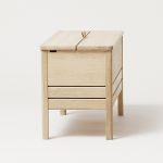 Sitztruhe mit Stauraum aus Holz in Eiche, weiß geölt - A LINE STORAGE BENCH 68 von FORM & REFINE