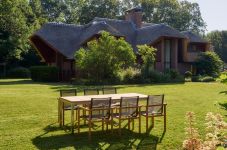 stapelbarer Gartenstuhl und Tisch NOAH aus Teakholz 