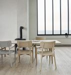 Skagerak HVEN - Designerstuhl mit Armlehne aus Eiche natur