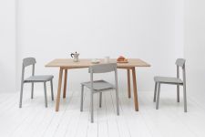 Modernes Esszimmer-Setting mit dem Esstisch PROFILE TABLE SQUARE und den Stühlen PROFILE von STATTMANN Designer Massivholz Tisch PROFILE TABLE SQUARE von STATTMANN Neue MÖBEL