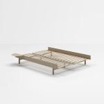 140 cm Ausziehbett aus pulverbeschichtetem Stahl in Sand mit Nachhtischen - BED von MOEBE