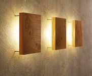 Wandleuchte von uniic in seitlicher Darstellung