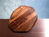 Schneidebrett ohne Saftrille in Walnuss von Noyer  Schneidebrett ohne Saftrille in Walnuss von Noyer