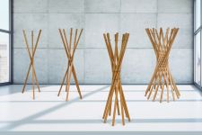 Die Designer Garderoben von keilbach sind in unterschiedlichen Ausführungen und Holzarten ehältlich - v. l. n. r. MIA (3 Stäbe), MARY(5 Stäbe), MARILYN (8 Stäbe), MRS. MARILYN (15 Stäbe) Designer Garderobe aus massiven Holzstäben - Kleiderständer MARILYN