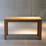 In der kleinsten Variante misst der Holztisch CANA von Jan Kurtz 75 x 75 cm, in der größten 200 x 90 cm Holztisch aus massiver Eiche - CANA von Jan Kurtz