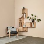 Vielseitiges Regalsystem aus Holz S10 SIGNATURE von Andersen Furniture bestehend aus einzelnen würfelförmigen Wandregalen Würfel Regalsystem aus Holz - S10 SIGNATURE von Andersen Furniture