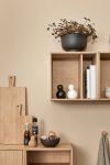 Alles Wichtige direkt griffbereit - das S10 SIGNATURE Würfel Wandregal aus Holz von Andersen Furniture wird zum praktischen Organisator in der Küche oder im Arbeitszimmer Wandregal aus Holz - S10 SIGNATURE von Andersen Furniture