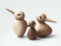 Die Vogelfiguren BIRD von architectmade sind in drei unterschiedlichen Größen und zwei Holzarten erhältlich dekorative Vögel aus Holz in klein und groß - BIRD von architectmade