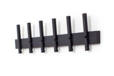 Die moderne Garderobenleiste RECES von Roon & Rahn gibt es neben der Holzvariante auch in einer edlen schwarzen Optik Roon & Rahn RECES - Garderobenleiste mit sechs Haken in Eiche schwarz