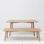 Designer Tisch PROFILE TABLE SQUARE aus Holz mit passender Bank von STATTMANN in Eiche geölt PROFILE TABLE SQUARE von STATTMANN Neue MÖBEL - Designer Tisch Holz