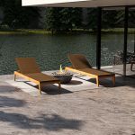 Ein moderner Materialmix aus Teakholz und Batyline charakterisiert den modernen Look der Relaxliege NOAH LOUNGER von Traditional Teak. NOAH LOUNGER von Traditional Teak - Relaxliege aus Teak