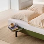 MOEBE BED - Ausziehbett mit Nachhttiisch aus pulverbeschichtetem Stahl in PINE GREEN