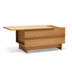 Die Sitzfläche der Sitzbank CORRELATION von We Do Wood ist abnehmbar und ermöglicht den Zugang zum großzügigen Stauraum Sitzbank mit Stauraum aus Holz - CORRELATION von We Do Wood
