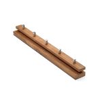 Hakenleiste CUTTER RACK aus Holz in Teak von Skagerak mit 72 cm Länge und 5 Metallhaken Hakenleiste aus Holz in Teak mit 72 cm Länge - CUTTER RACK von Skagerak