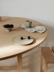 Esstisch aus Eichenholz in rund - ROUND DINING TABLE von Moebe