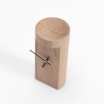 Moderne Design Tischuhr CARMEN von Drugeot Manufacture aus natürlichem Eichenholz Design Tischuhr aus Holz - CARMEN von Drugeot Manufacture