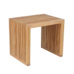 Dank seiner kompakten Maße und des klaren Designs ist der Hocker TIVOLI von Jan Kurtz vielseitig einsetzbar. Hocker aus Teak fuer Blumentöpfe von Jan Kurtz TIVOLI