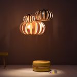 Moderne Hängelampe URCHIN PENDANT von Tom Raffield in verschiedenen Ausführungen Hängelampe aus Holzfurnier in verschiedenen Ausführungen von Tom Raffield - URCHIN PENDANT