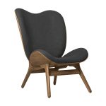 Lounge Sessel aus Holz in Eiche mit Shadow Bezug - A CONVERSATION PIECE TALL LOUNGE CHAIR von UMAGE
