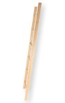 Das Anstellregal HOP aus Holz von Jan Kurtz ist vielseitig einsetzbar, unter anderem als Handtuchhalter im Badezimmer Anstellregal Handtuchhalter aus Holz - HOP von Jan Kurtz