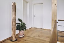 Exklusive Design Stehlampen Säule aus Holzfurnier mit 160 cm Höhe LED - LUCERNA von LeuchtNatur