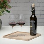 Der Flaschenverschluss PLUG von The Oak Men ist die ideale Geschenkidee für Weinliebhaber Flaschenverschluss aus Eichenholz - PLUG von The Oak Men