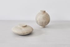 Stilvolle Schmuckschatullen WOODEN GALAXY und WOODEN SPHERE aus Eichenholz  Schmuckschatullen aus Eichenholz - WOODEN GALAXY von Kristina Dam