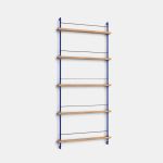 Zeitschriftenregal für die Wand in Eiche geölt / Blau - MAGAZONE SHELVING MEDIUM von MOEBE