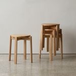 PASSAGE STOOL von Audo Copenhagen - Holzhocker stapelbar