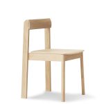 stapelbarer Holzstuhl mit Lehne aus Eiche in weiß geölt Blueprint von Form & Refine