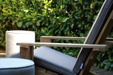 Der wetterfeste Gartenstuhl BATTEN von Jan Kurtz aus recyceltem Teakholz Gartenstuhl aus Teak-Holz Armlehnsessel BATTEN von Jan Kurtz Gartenmöbel