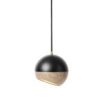 Kugelleuchte aus Holz mit Metall in schwarz - RAY PENDANT von Mater 