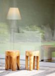 Holzhocker JAVA wird in Handarbeit gefertigt - Wie jedes Stück Holz von Natur aus anders aussieht, ist jeder Hocker ein Unikat Holzhocker JAVA wird handgefertigt - Jedes Stück ein Unikat