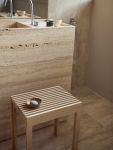FORM & REFINE LIGHTWEIGHT STOOL Sitzhocker aus Eiche
