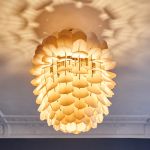 Ausgefallene Design Pendelleuchte ZAPPY BIG PINE aus Holz von Schneid ZAPPY BIG PINE von Schneid - Design Pendelleuchte aus Holz