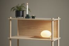 Dank des USB-Anschlusses kann die Tischleuchte DEW TABLE LAMP von WOUD flexibel genutzt werden - vor allem auch an Orten, an denen keine direkte Stromversorgung besteht Tischleuchte mit USB-Anschluss Dew Table Lamp von Woud