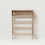 72 cm breites Schuhregal A LINE SHOE RACK von FORM & REFINE in Eiche, weiß geölt offenes Schuhregal aus Holz in Eiche weis - A LINE SHOE RACK 72 von FORM & REFINE