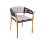 Der Gartenstuhl MARCELLA DINING CHAIR von Traditional Teak mit gepolsterter Sitz- und Rückenfläche Sitzkissen des Gartenstuhls aus Teak mit Geflecht MARCELLA DINING CHAIR von Traditional Teak