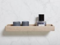 Klare Linien, natürliches Holz und eine hochwertige Verarbeitung kennzeichnen das schmale Wandregal SHELF 10 von Andersen Furniture Andersen Furniture - SHELF 11 schmales Wandregal aus Holz in Eiche