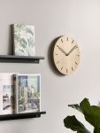 Schlichte Designer Wanduhr WATCH:OUT von applicata aus Eichenholz mit grauem Zeiger applicata WATCH:OUT - Designer Wanduhr in Eiche mit grauem Zeiger