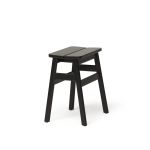 Moderner Hocker aus Buche in schwarz Angle - Standard Stool von FORM & REFINE