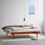 BED von MOEBE - 90 cm Bett aus pulverbeschichtetem Stahl in Terracotta
