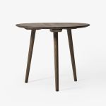 runder Design Tisch aus Eiche geräuchert - IN BETWEEN SK3 von &tradition