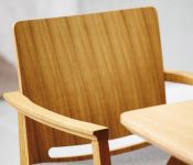 Design Armlehnstuhl KELLEY von Jan Kurtz aus geöltem Eichenholz Design-Armlehnstuhl KELLEY von Jan Kurtz in Eiche geölt