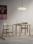 Die ARV-Servie von Brdr. Krüger umfasst neben dem runden Esstisch, einen eckigen Esstisch und passende Stühle - in Kombination entstehen einladende Sitzgruppen im dänischen Design Brdr. Krüger - ARV TABLE ROUND dänischer Design Esstisch rund in Eiche
